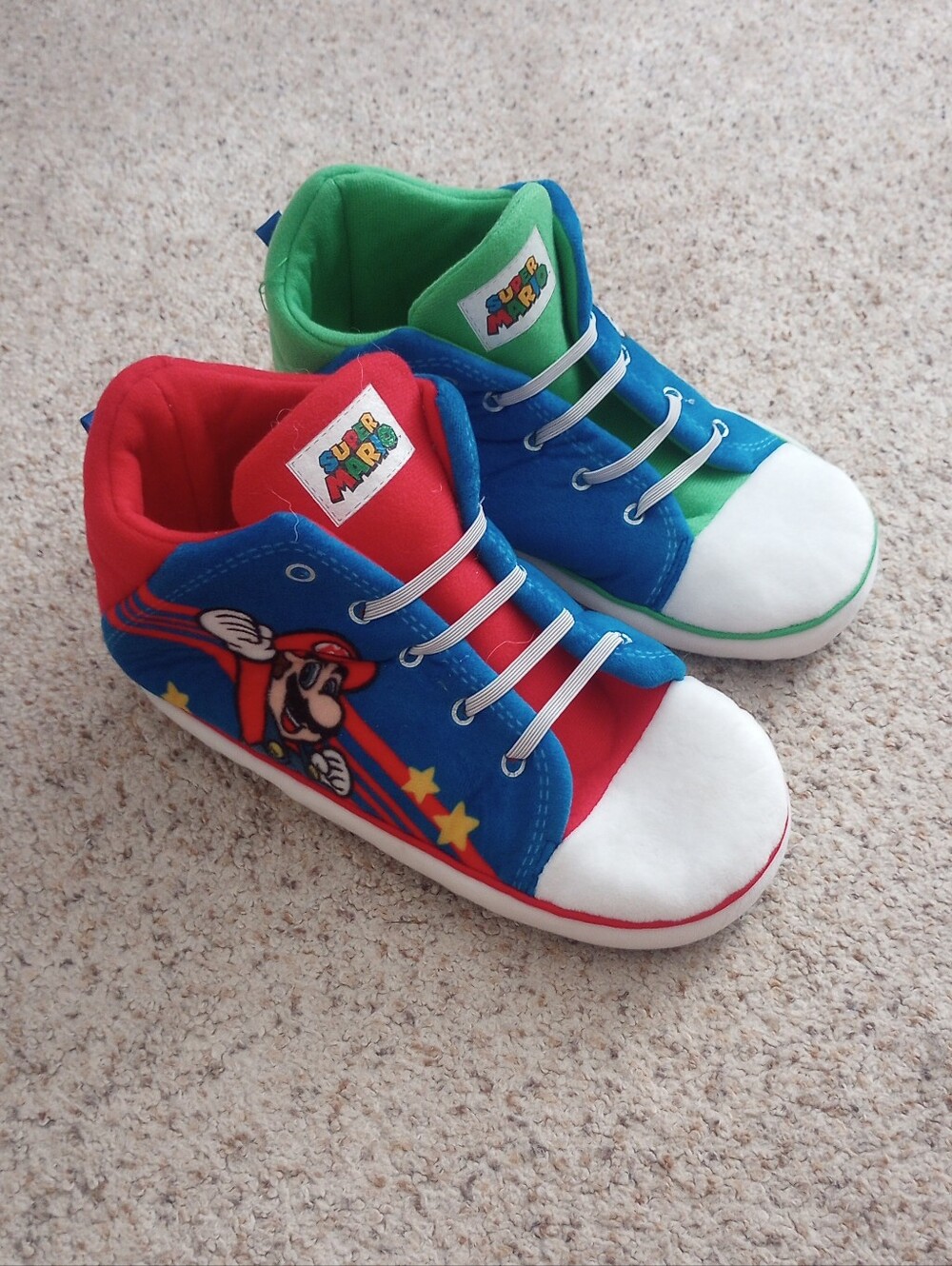Super Mario Bros Slippers Boys Size 4-5